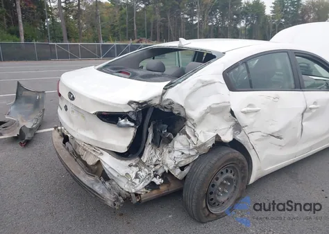 2018 Kia Forte Lx из США, поврежденный, VIN 3KPFK4A71JE235202